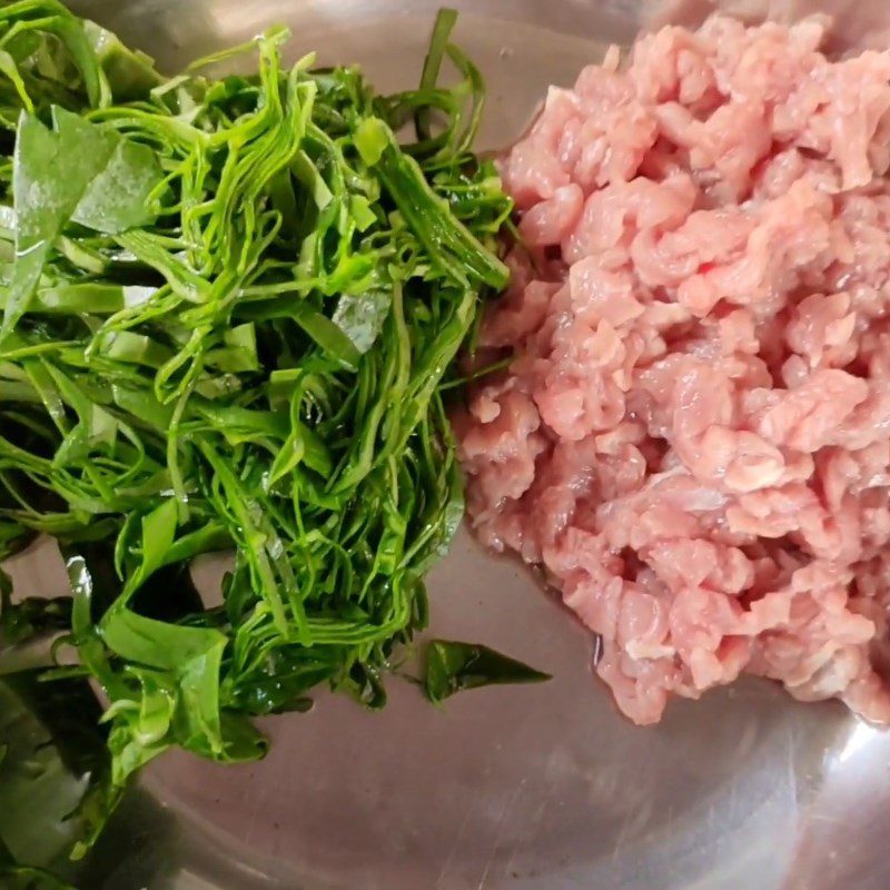 Step 1 Prepare the ingredients for Beef and Water Spinach Porridge