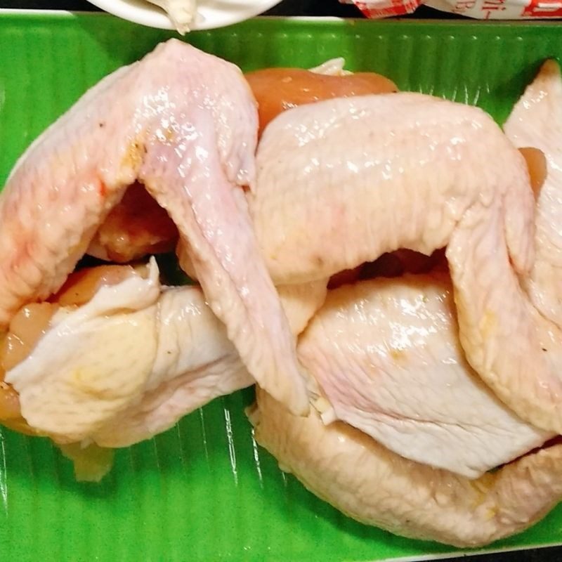 Step 1 Prepare the ingredients Garlic Butter Fried Chicken Wings