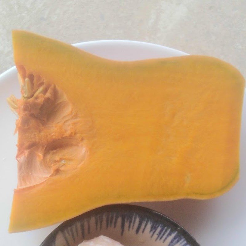 Step 1 Prepare the ingredients for Minced Pork Pumpkin Soup (recipe shared from a user)