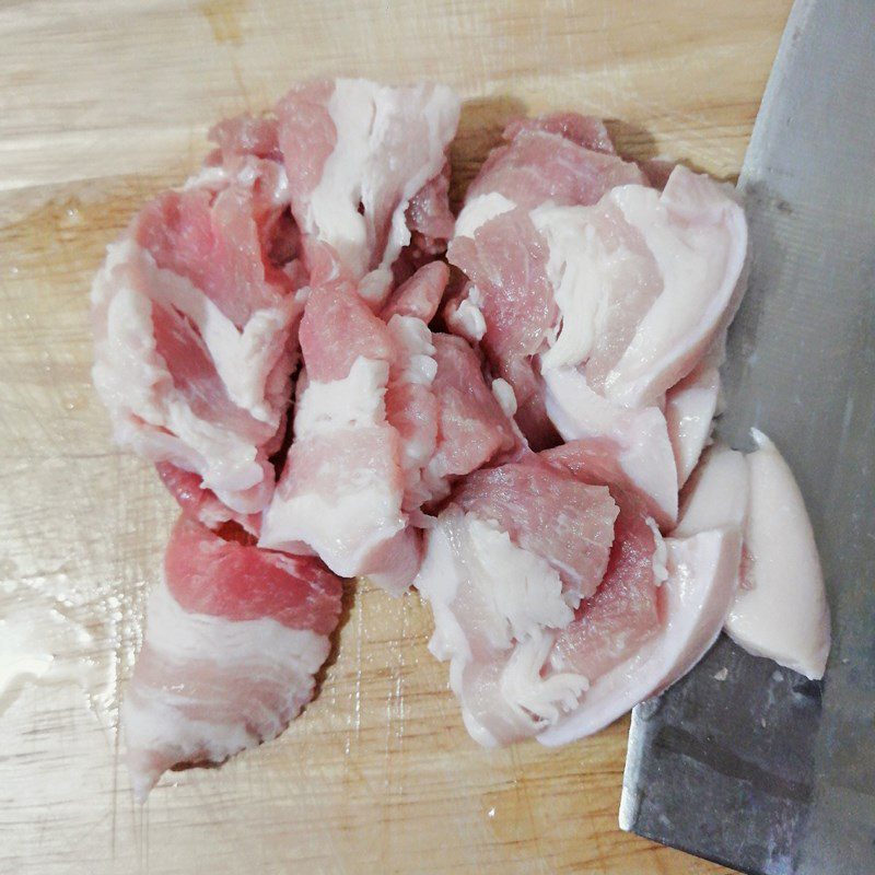 Step 1 Prepare the ingredients for Stir-fried Long Beans with Pork