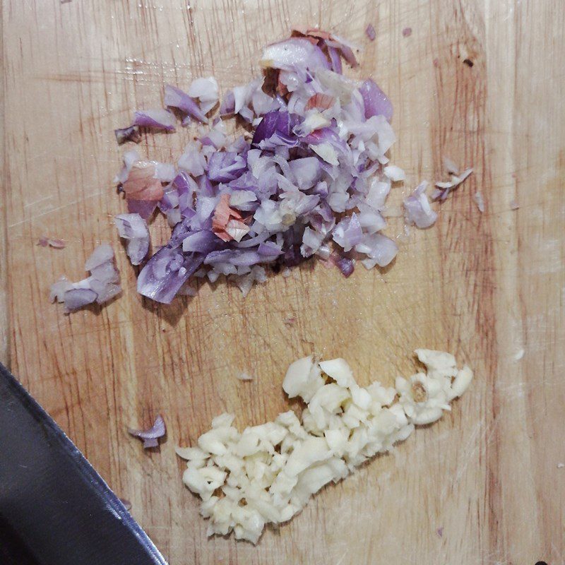 Step 1 Prepare the ingredients Stir-fried dragon beans with pork