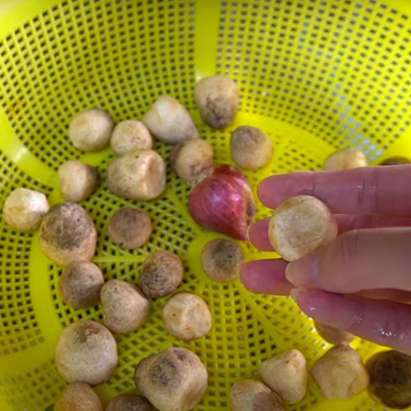 Step 1 Preparing the ingredients for Snakehead Fish Porridge with Amaranth