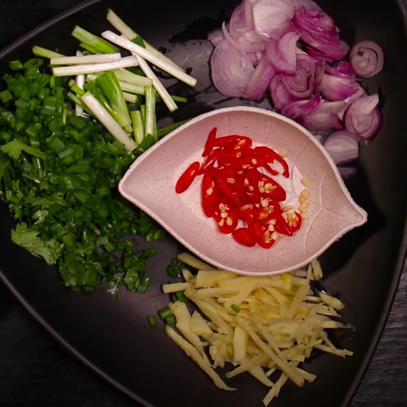 Step 1 Prepare the ingredients for Snakehead Fish Porridge with Straw Mushrooms