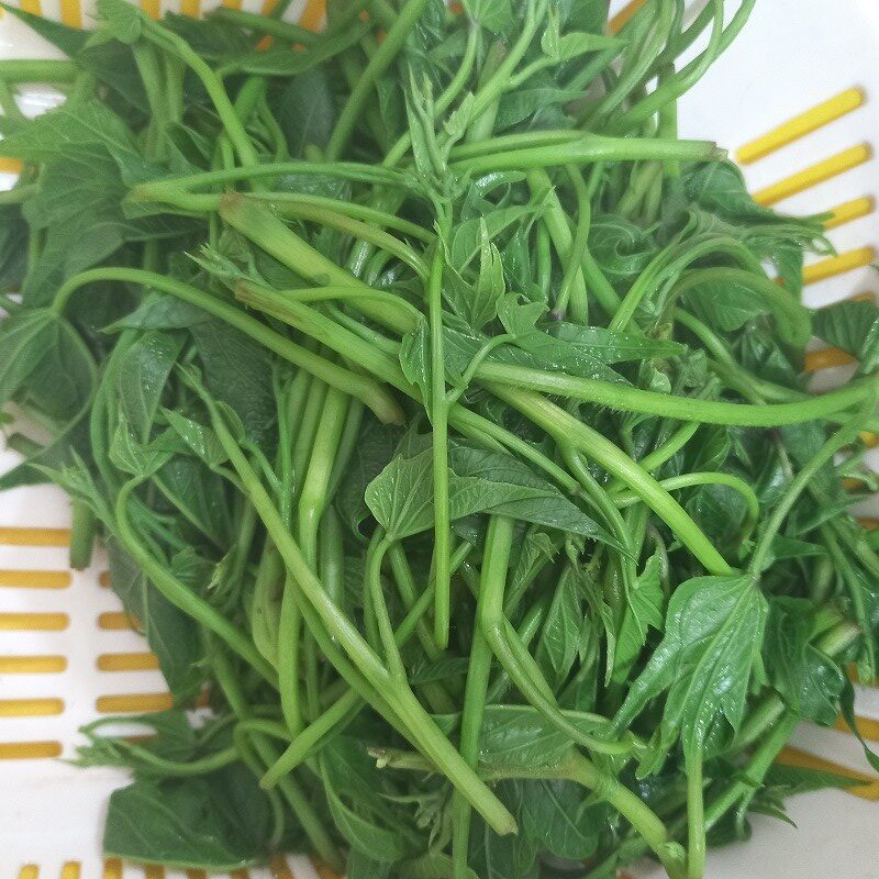 Step 1 Prepare the ingredients Stir-fried sweet potato leaves with beef