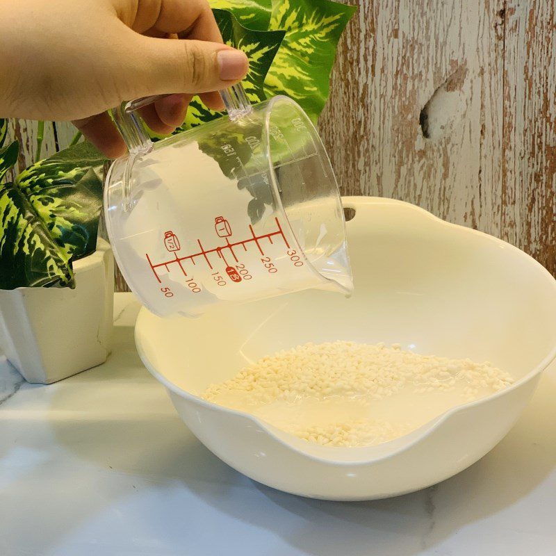 Step 1 Prepare the ingredients for Sticky Rice with Coconut Milk