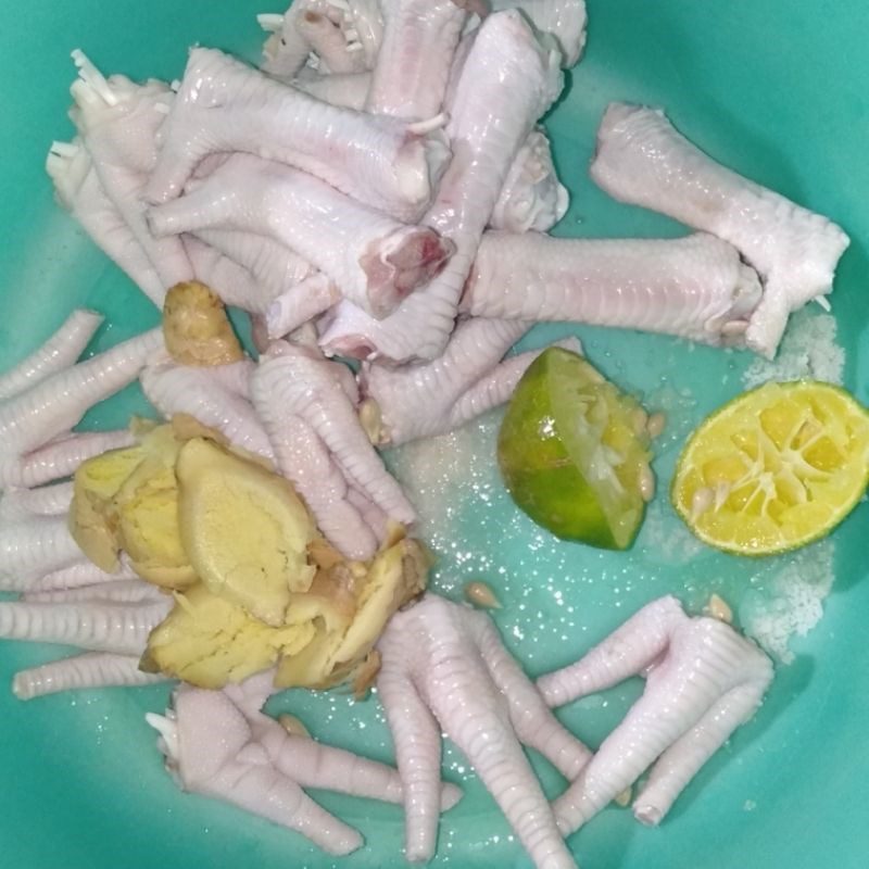 Step 1 Prepare the ingredients for Chicken Feet with Garlic Chili Sauce