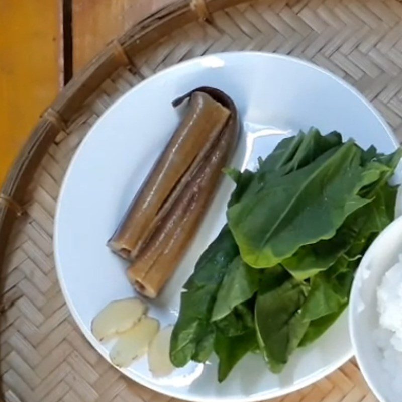 Step 1 Prepare the ingredients for Eel Porridge with Spinach