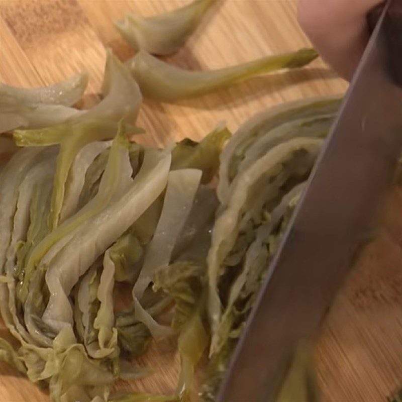 Step 1 Prepare the ingredients for Stir-fried Vermicelli with Pickled Vegetables