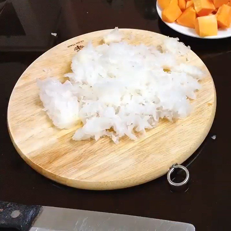 Step 1 Prepare the ingredients for Papaya dessert