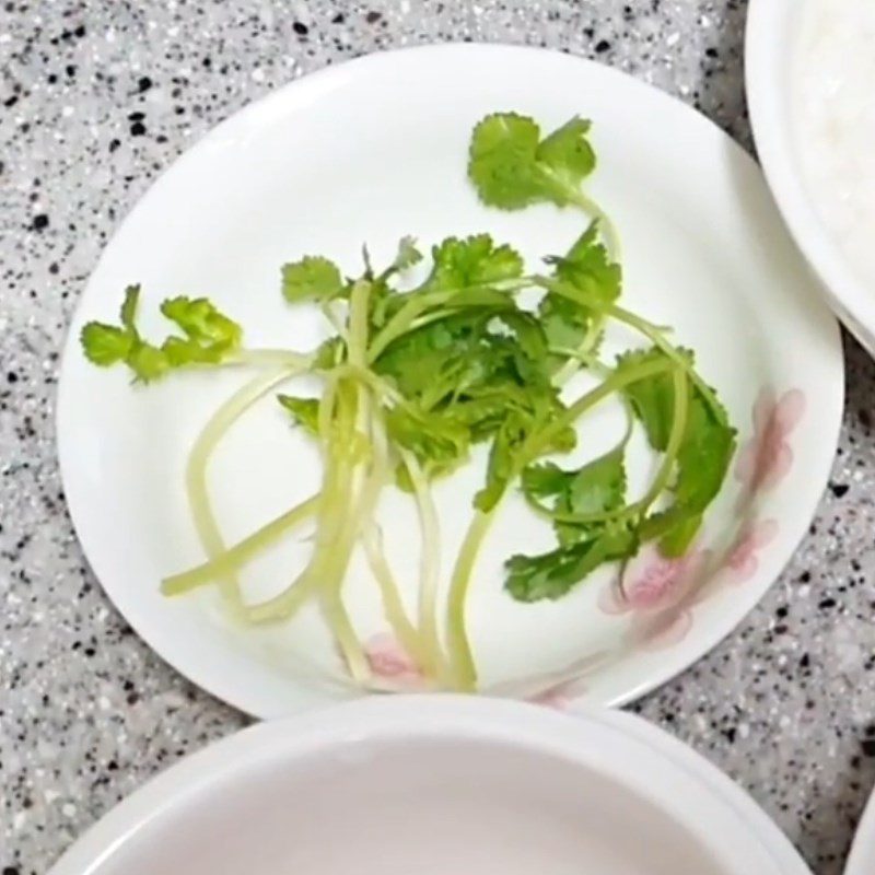 Step 1 Prepare the ingredients for minced meat tofu tomato porridge