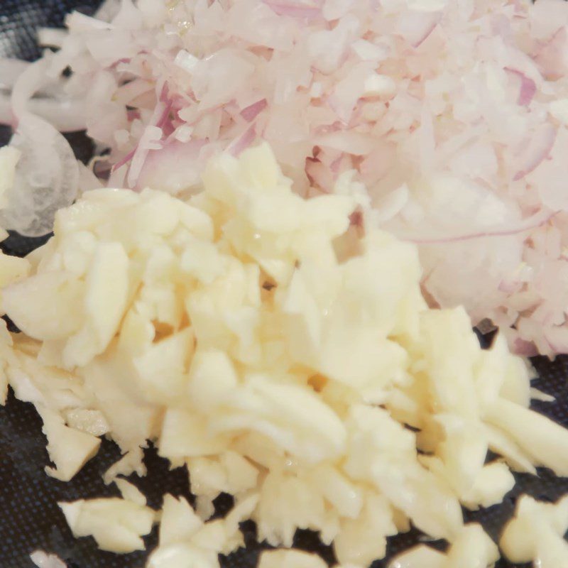 Step 3 Prepare the remaining ingredients Red apple shiitake mushroom porridge