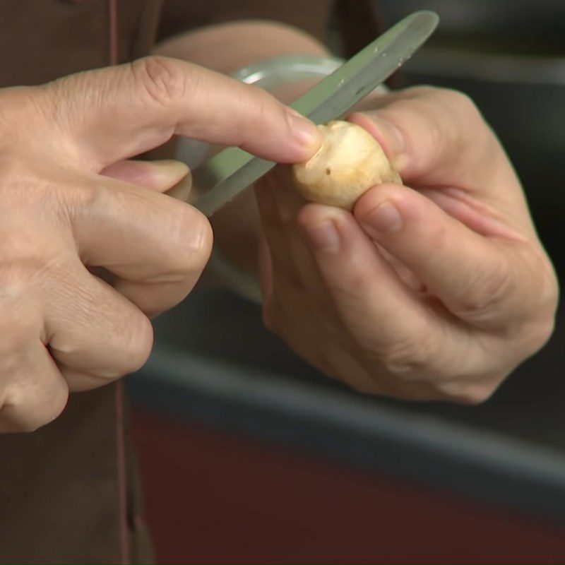 Step 1 Prepare mushrooms Straw mushrooms with fermented tofu