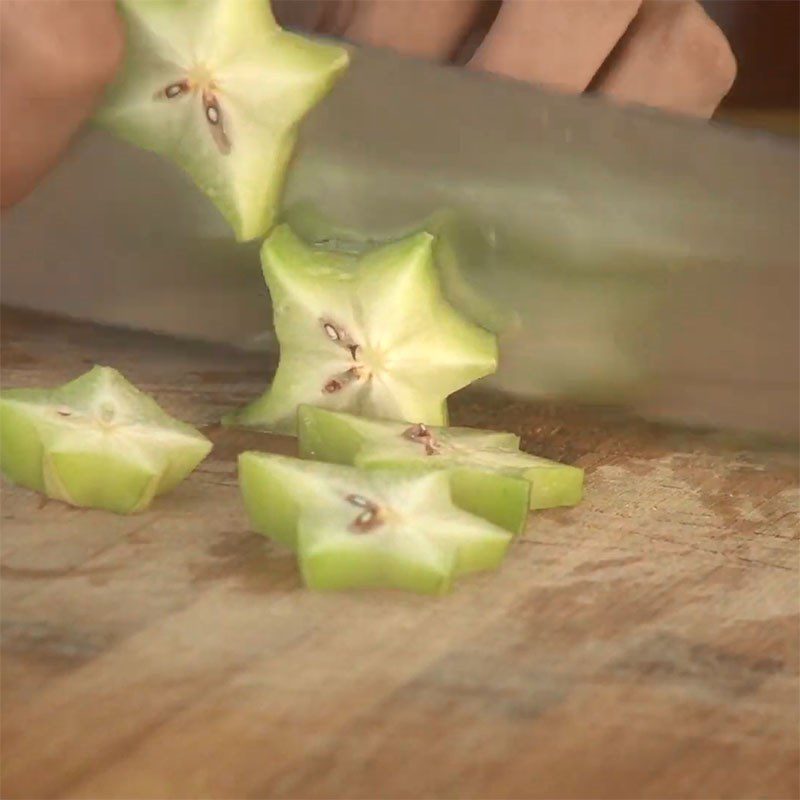 Step 2 Preparing Other Ingredients for Braised Ribs with Starfruit