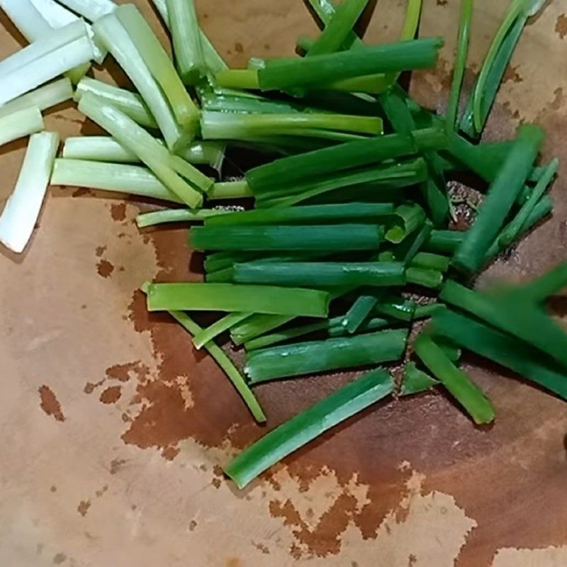 Step 2 Prepare other ingredients Stir-fried young corn with vegetarian onion