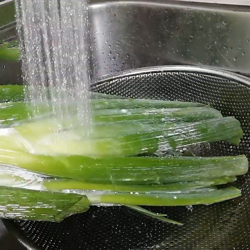 Step 2 Prepare other ingredients Stir-fried beef with leeks