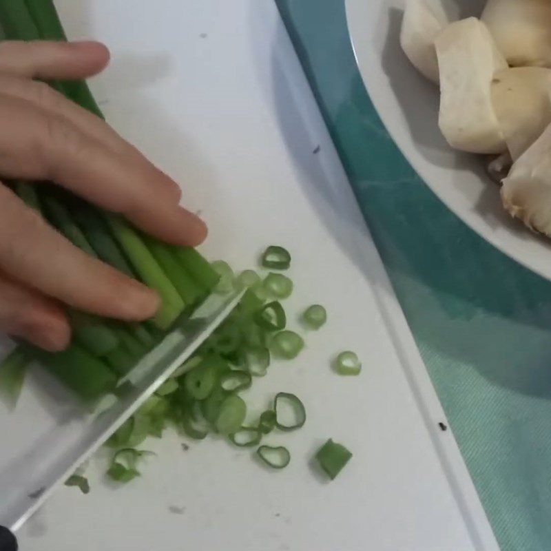 Step 3 Prepare other ingredients Chicken noodle soup with mushrooms and bamboo shoots