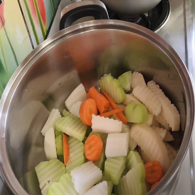 Step 2 Simmer the vegetables for Vegetarian Noodle Soup