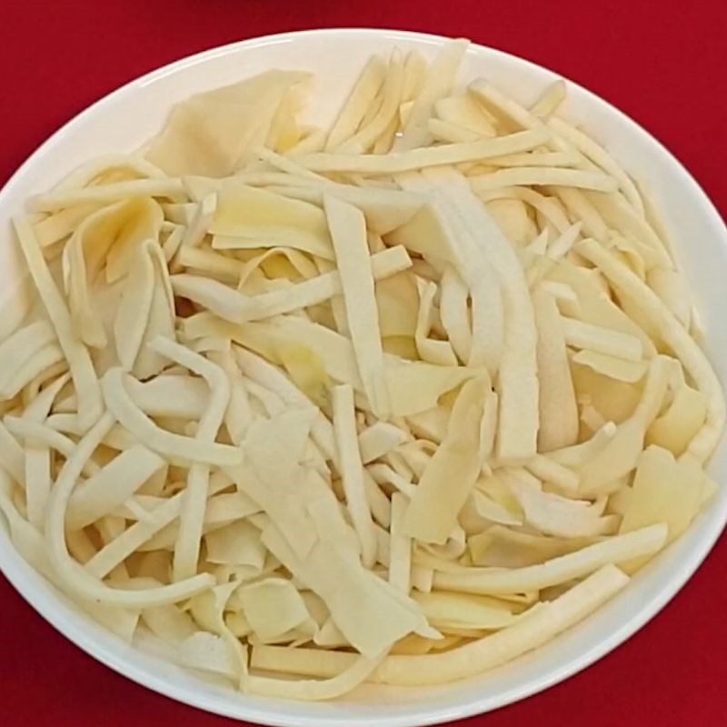 Step 2 Prepare other ingredients Stir-fried shrimp with bamboo shoots