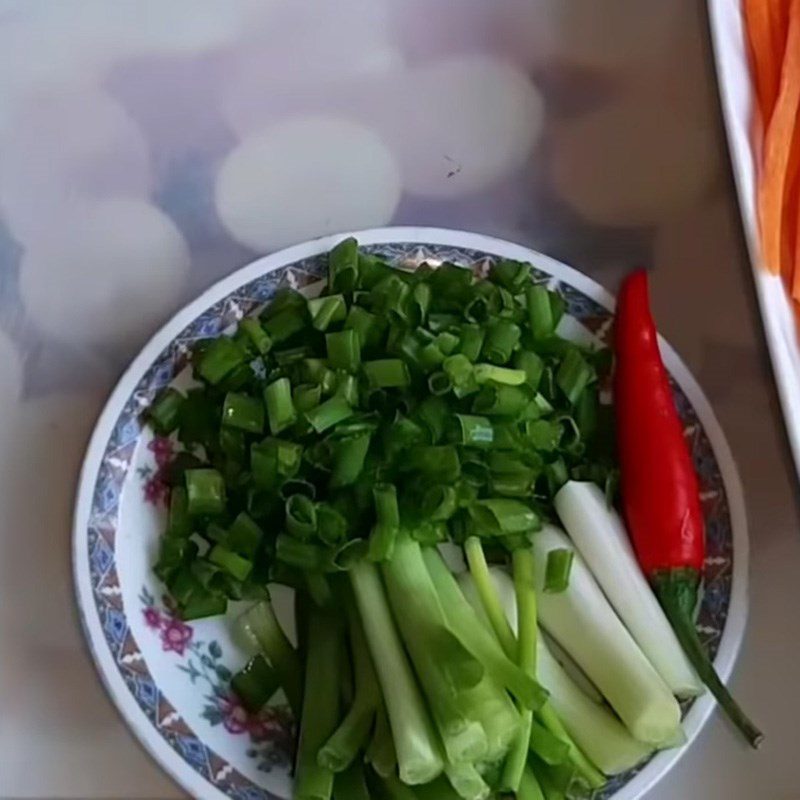 Step 2 Prepare other ingredients Vegetarian longevity noodles stir-fried