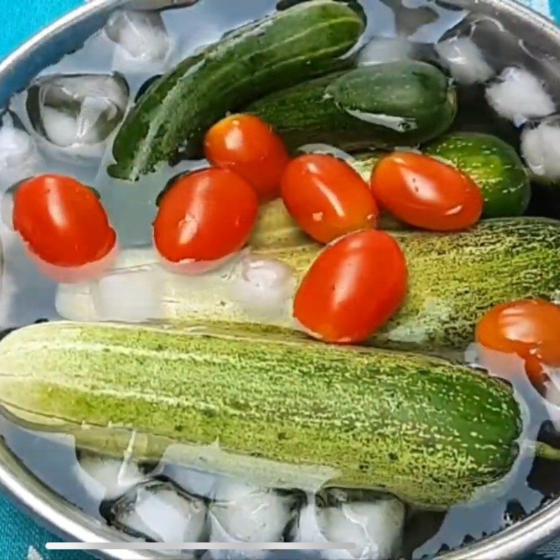 Step 2 Prepare other ingredients Shrimp salad with cucumber and tomatoes