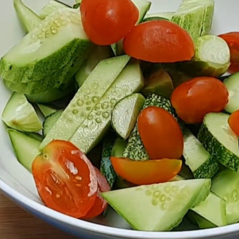 Step 2 Prepare other ingredients Shrimp salad with cucumber and tomatoes