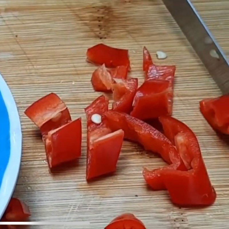 Step 2 Prepare other ingredients Shrimp salad with cucumber and tomatoes