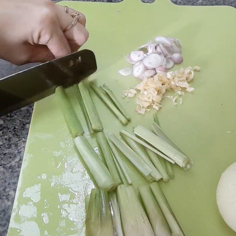Step 3 Prepare other ingredients Fish hotpot with fermented rice