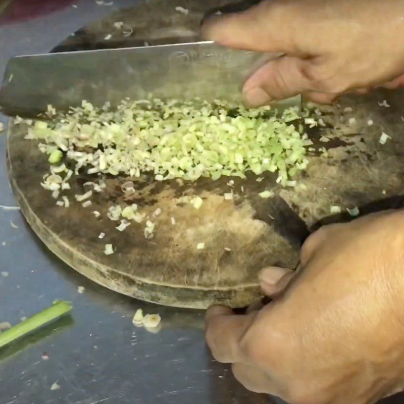 Step 2 Prepare other ingredients Stir-fried sea snails with satay