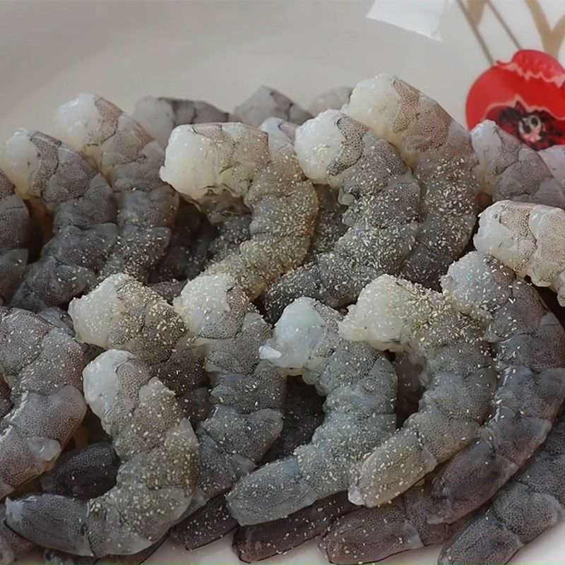 Step 2 Prepare shrimp for mini pancakes without molds
