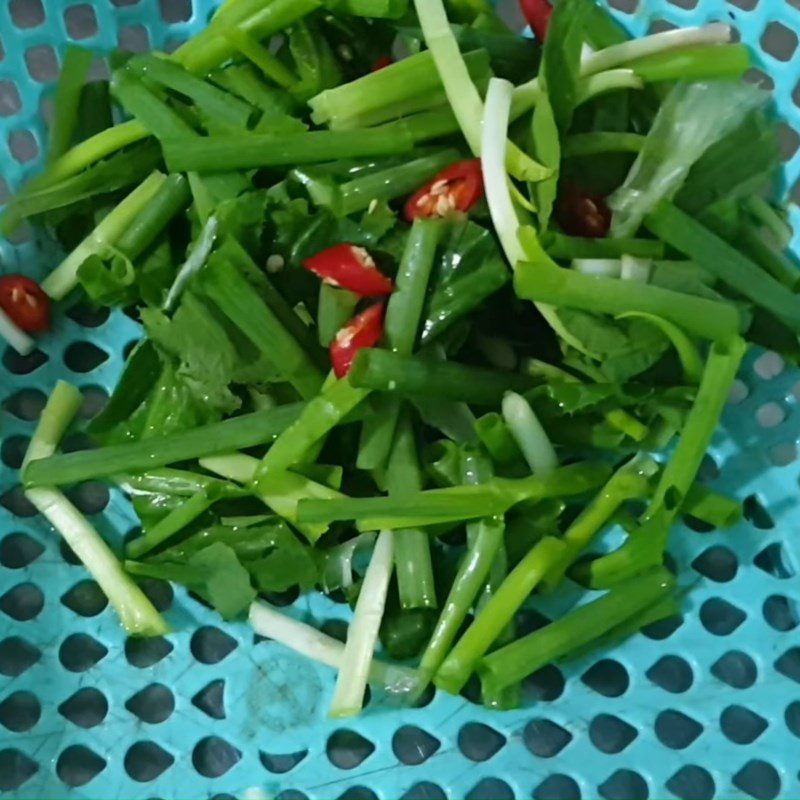 Step 2 Prepare other ingredients Bamboo shoots stir-fried with duck meat