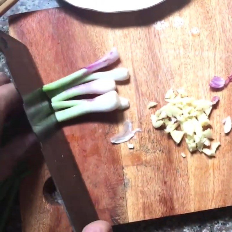 Step 2 Prepare other ingredients Braised sea fish with pepper