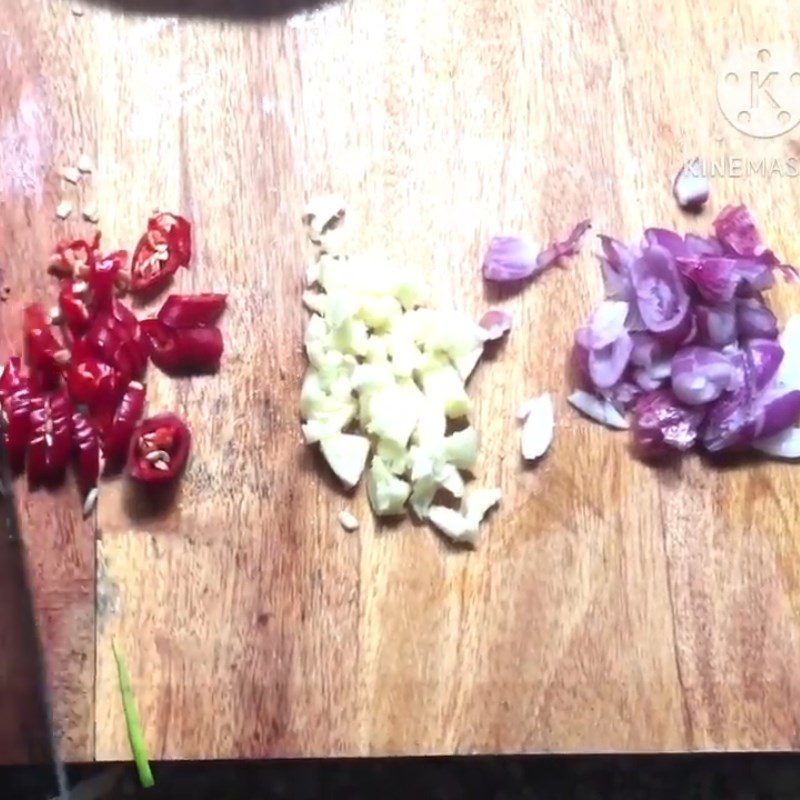 Step 2 Prepare other ingredients Braised sea fish with pepper
