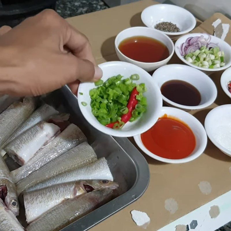 Step 2 Prepare other ingredients for braised fish