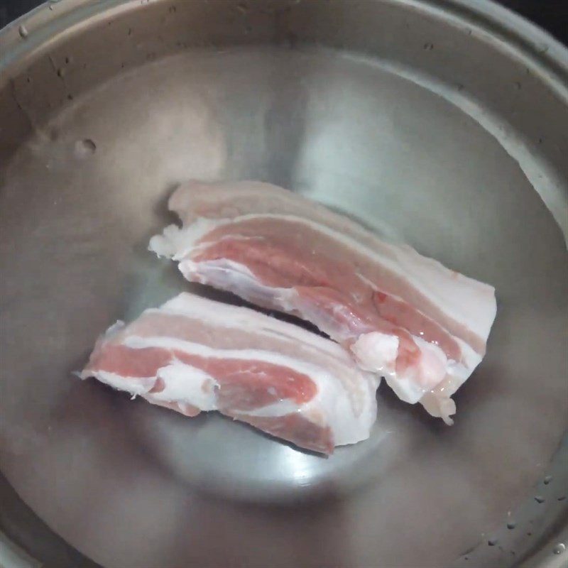 Step 2 Prepare other ingredients Braised Carp with Starfruit