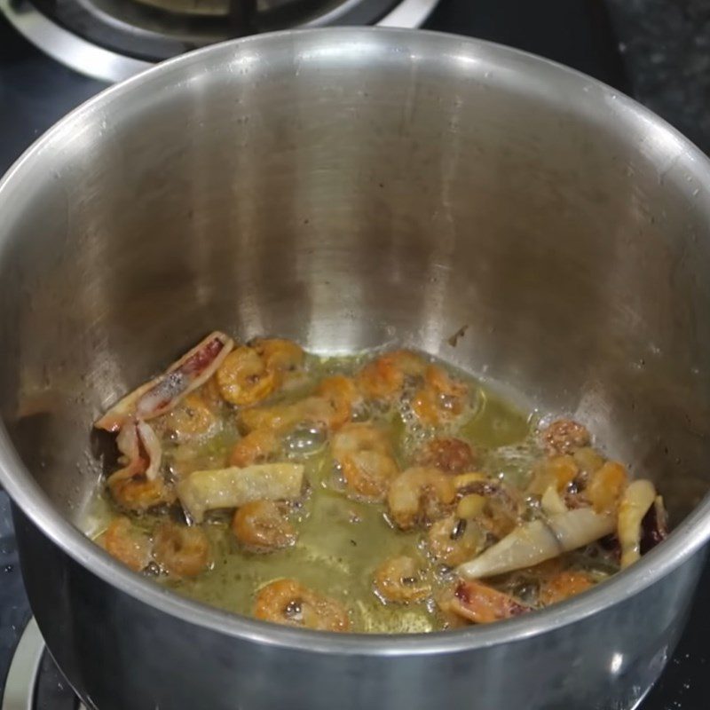 Step 2 Prepare other ingredients for the crab noodle soup
