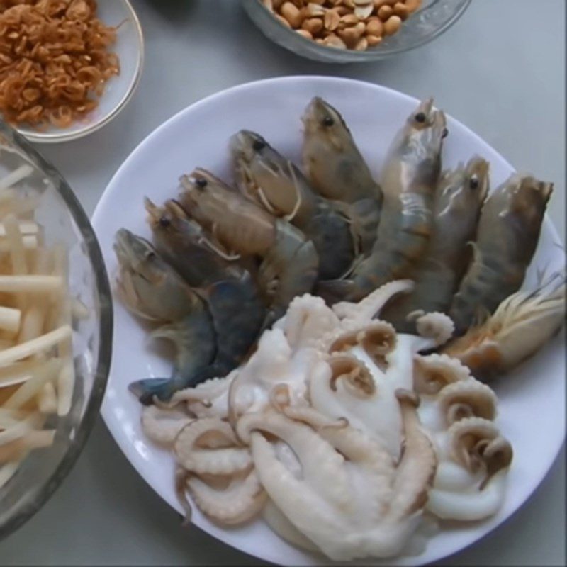 Step 2 Prepare the other ingredients Lotus stem salad with shrimp and squid (seafood)