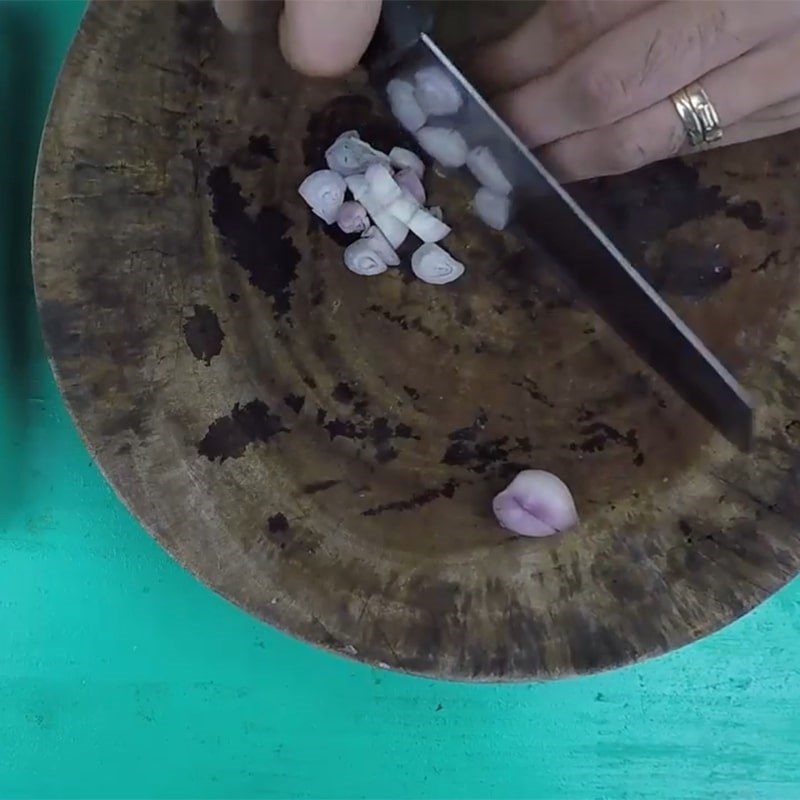 Step 2 Prepare other ingredients for Braised Snakehead Fish