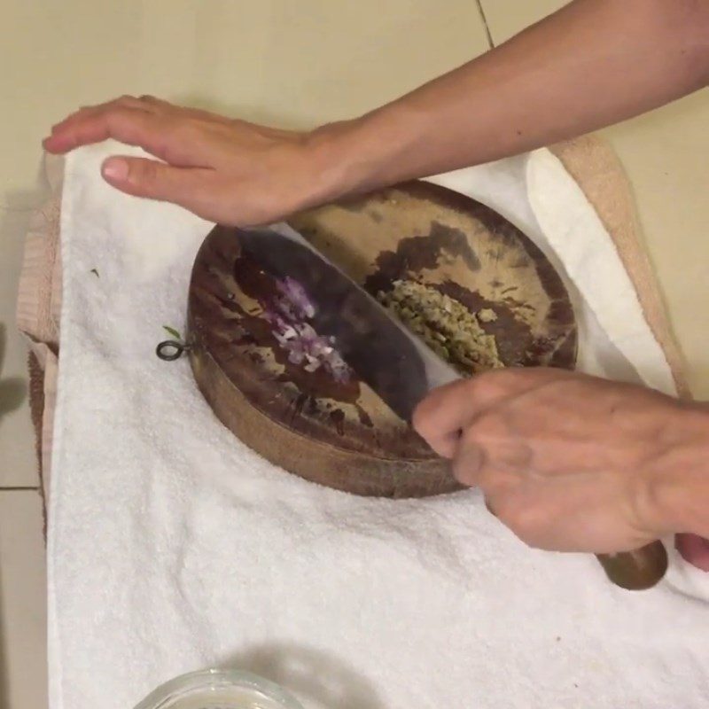 Step 1 Preparing the ingredients for clam porridge for babies