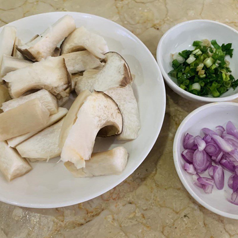 Step 1 Prepare the sweet mustard greens and mushrooms Stir-fried sweet mustard greens with mushrooms