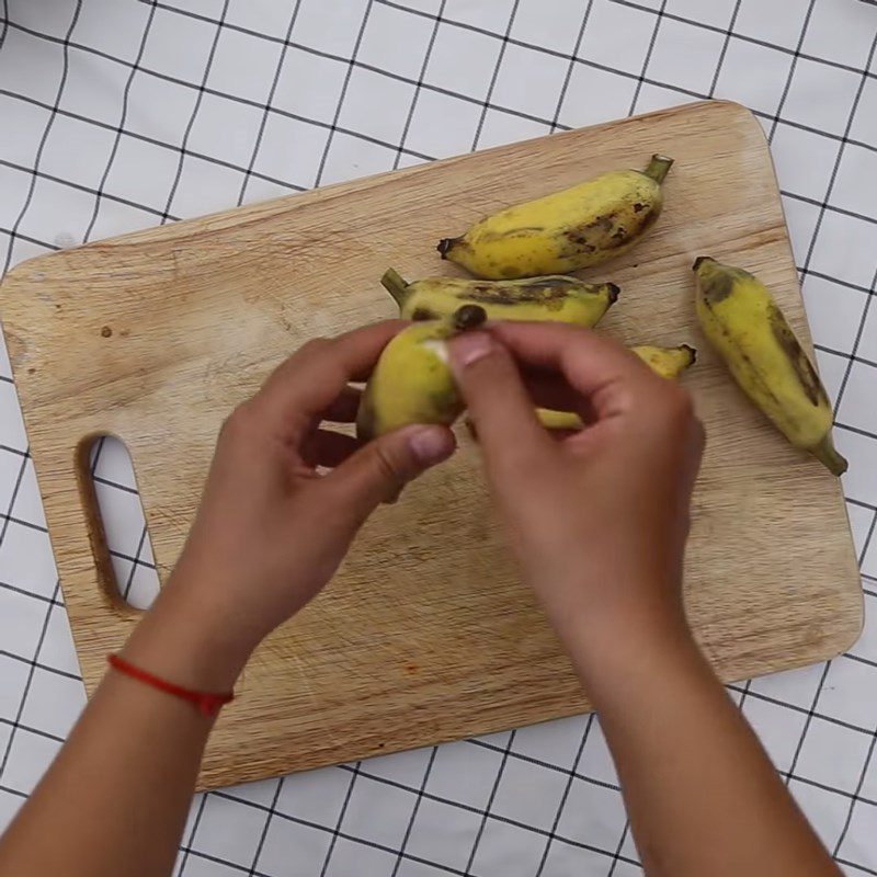 Step 1 Prepare the bananas Crispy Dried Bananas