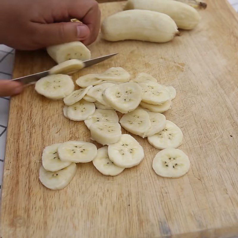Step 1 Prepare the bananas Crispy Dried Bananas