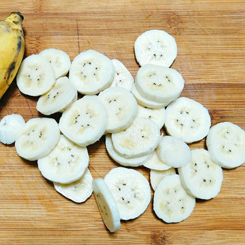 Step 1 Prepare the bananas for Steamed Banana Cake with Rice Flour and Coconut Milk