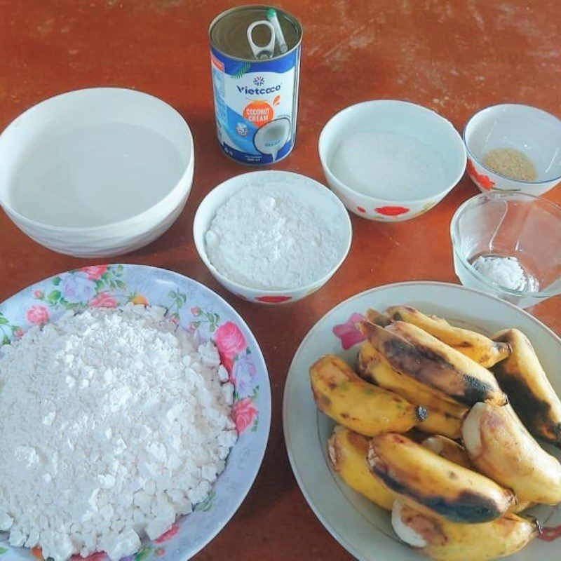Step 1 Prepare the bananas for Steamed Banana Cake with Rice Flour and Canned Coconut Milk