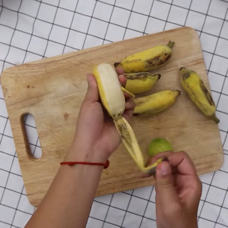 Step 1 Prepare the bananas Crispy Dried Bananas
