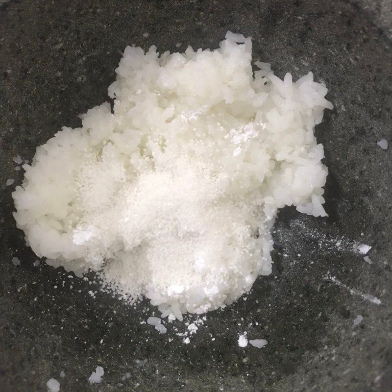 Step 1 Prepare leftover rice for Tokbokki rice cake using leftover rice (recipe shared by users)