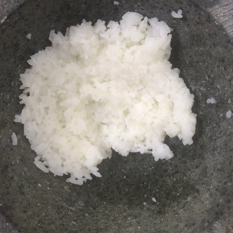 Step 1 Prepare leftover rice for Tokbokki rice cake using leftover rice (recipe shared by users)