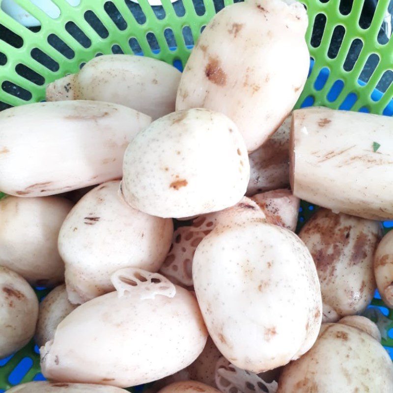 Step 1 Prepare lotus root for Dried Lotus Root Tea