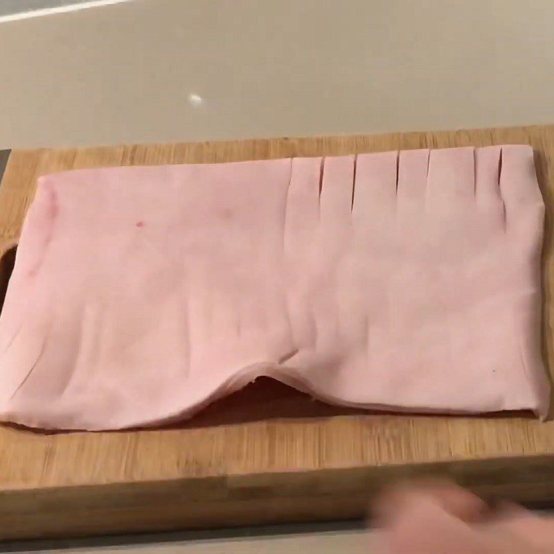 Step 1 Prepare the pork skin for crispy pork skin snack using air fryer (no drying required)