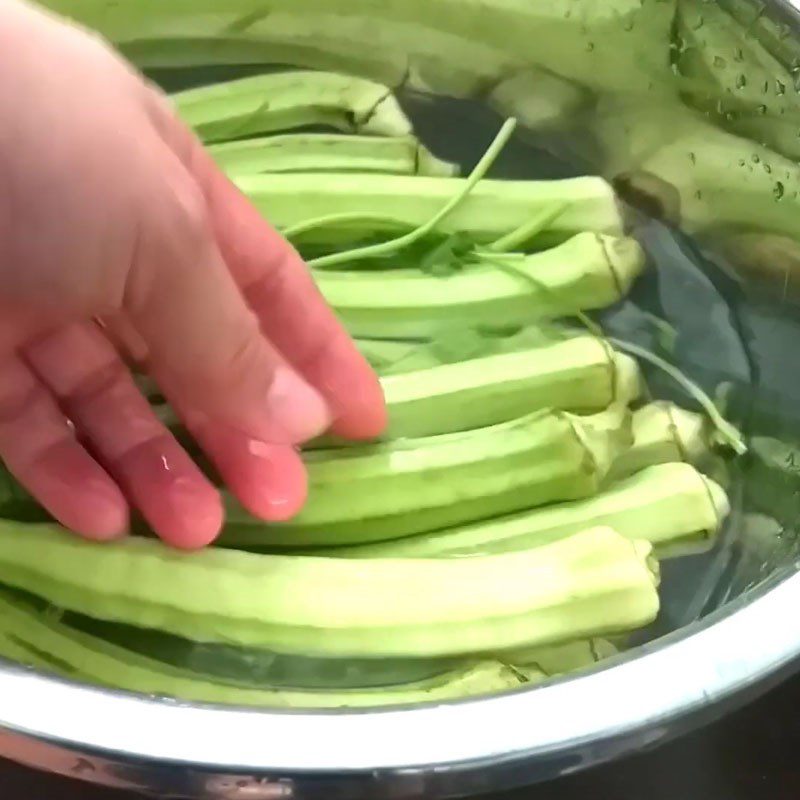 Step 2 Prepare the okra Chicken breast stir-fried with okra