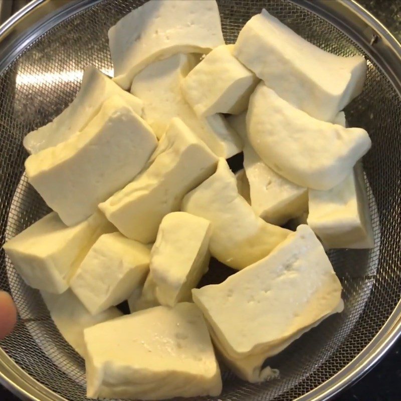 Step 1 Prepare the tofu Fried tofu using an air fryer